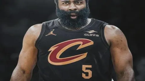 盧卡庫低语安抚C羅逾十秒